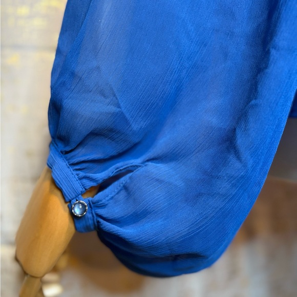Royal Blue Cropped Blouse - Picture 3 of 5